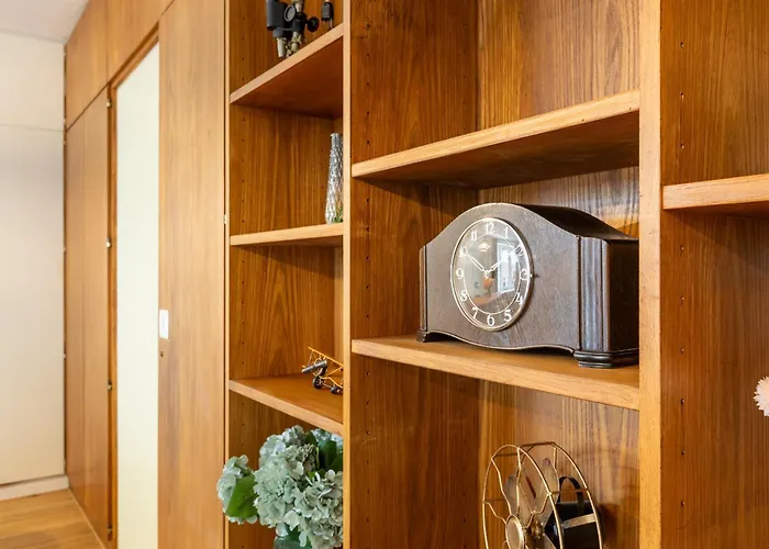 Retro Stylish 2 Bedroom Near Station 公寓 *