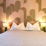 Retro 2 King Beds & Sofa Bed Hb