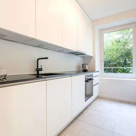 Retro Stylish 2 Bedroom Near Station Apartment Zürich