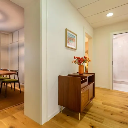 Apartment Retro Stylish 2 Bedroom Near Station *