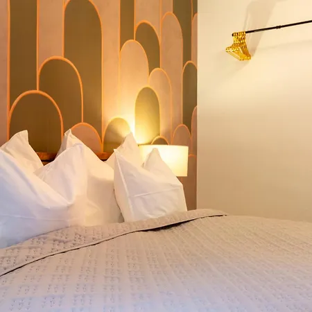 Retro 2 King Beds & Sofa Bed Hb Цюрих