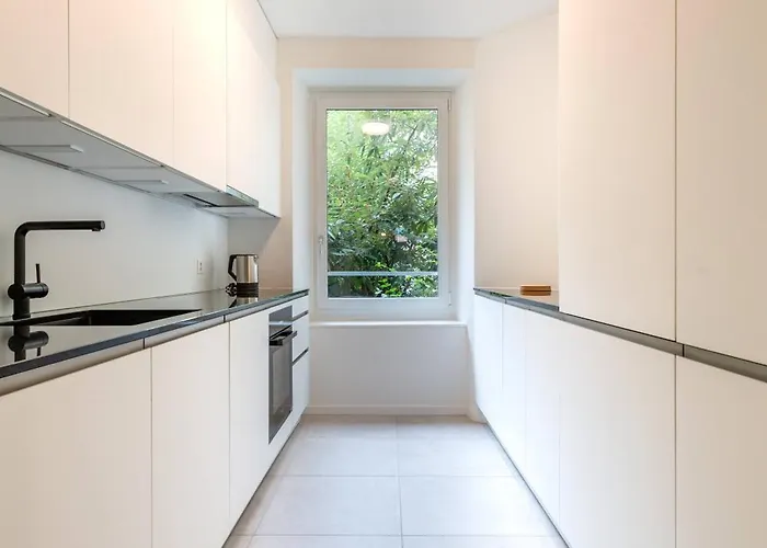 Apartment Retro Stylish 2 Bedroom Near Station *