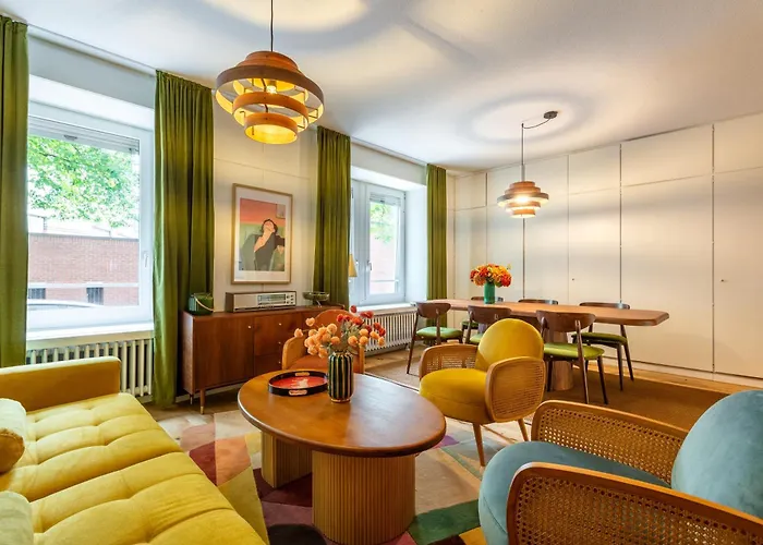 Apartment Retro Stylish 2 Bedroom Near Station