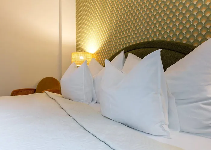 Retro Suite 2 King Beds & Sofa Bed Zuerich Hb Lägenhet Zürich