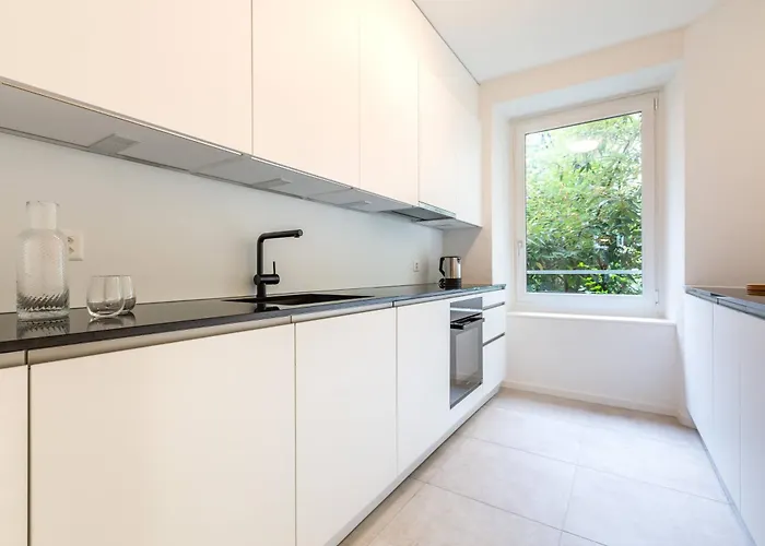 Retro Stylish 2 Bedroom Near Station Apartment Zurich