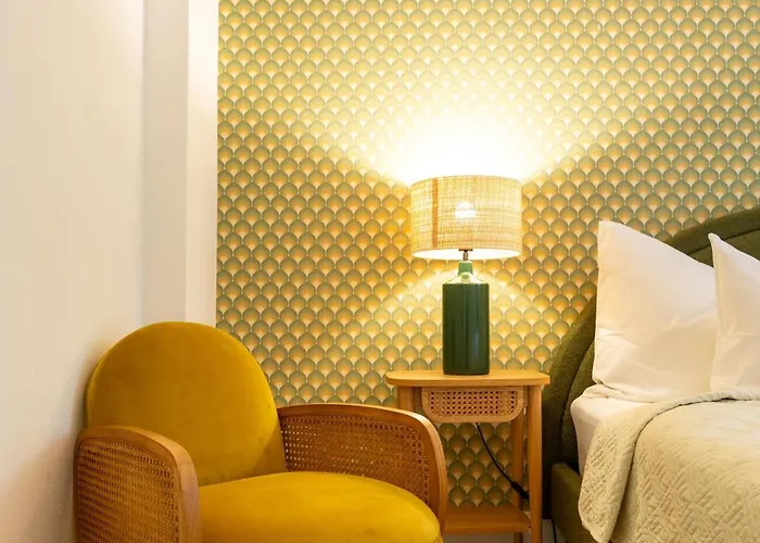 Retro Stylish 2 Bedroom Near Station Apartment Zurich